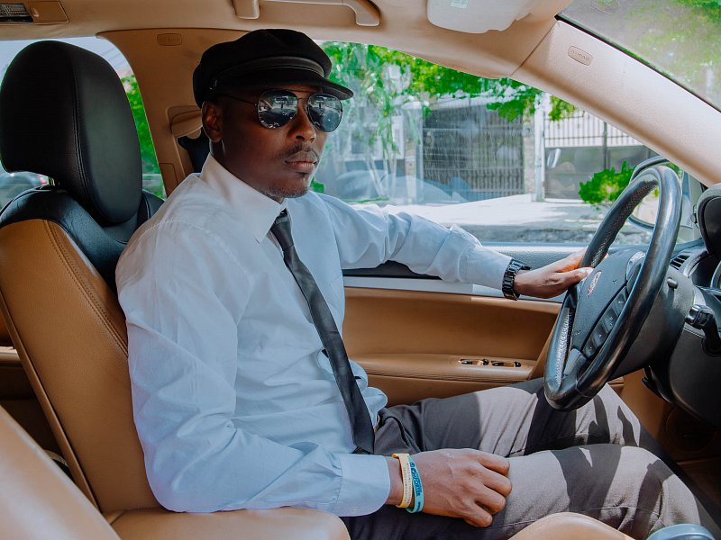 airport transfer Lagos chauffeur service reliable airport pickup TheLuxAuto Nigeria